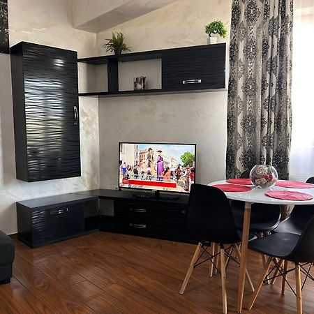 Twin Residence Five Mamaia Eksteriør bilde