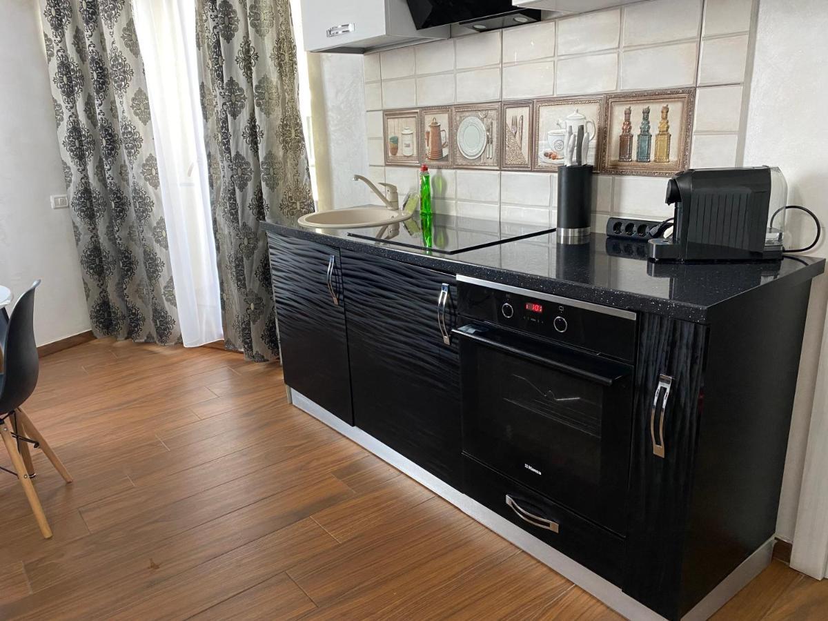 Twin Residence Five Mamaia Eksteriør bilde