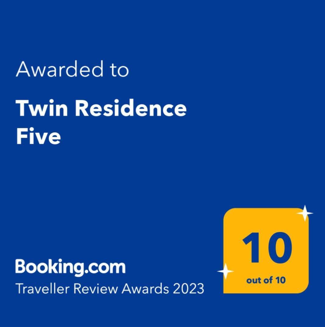 Twin Residence Five Mamaia Eksteriør bilde