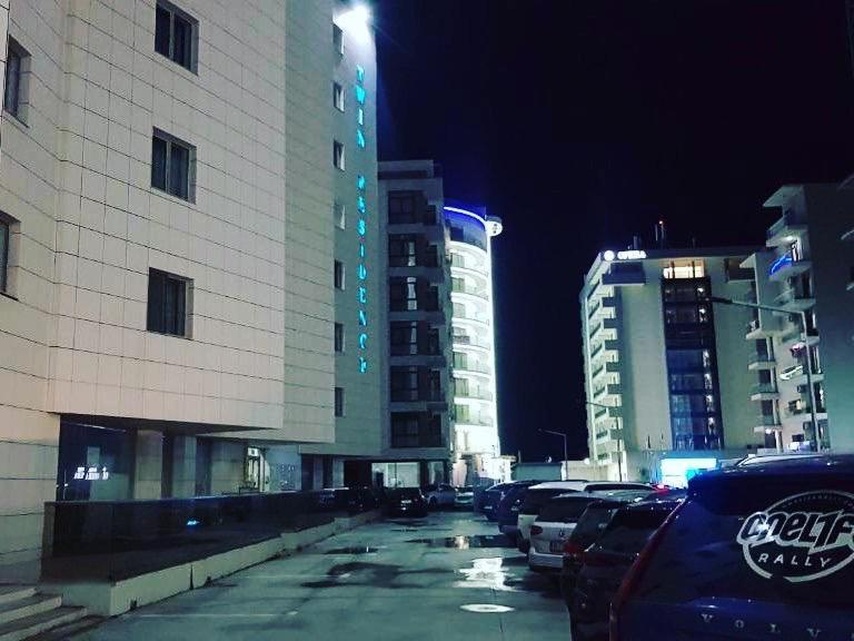 Twin Residence Five Mamaia Eksteriør bilde